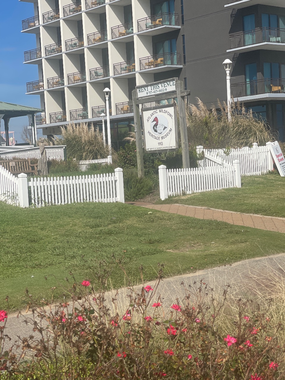 Puzzling Adventures near Seaside Mobile Village